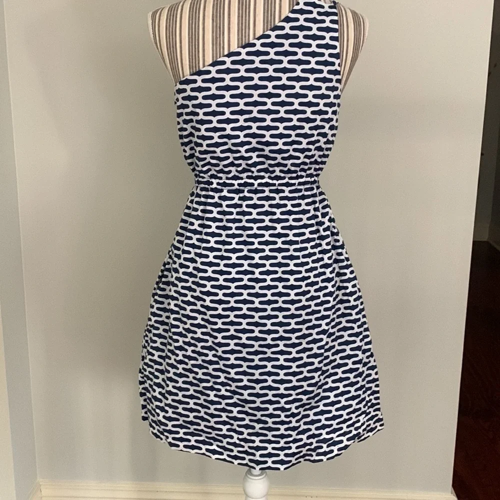 Ellen & Ollie Size 10 One Shoulder Dress